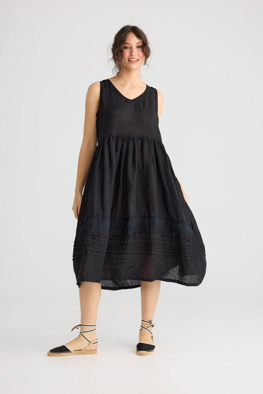 Cassandra Linen and Lace dress - Licorice