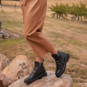 Theona Boots - Black