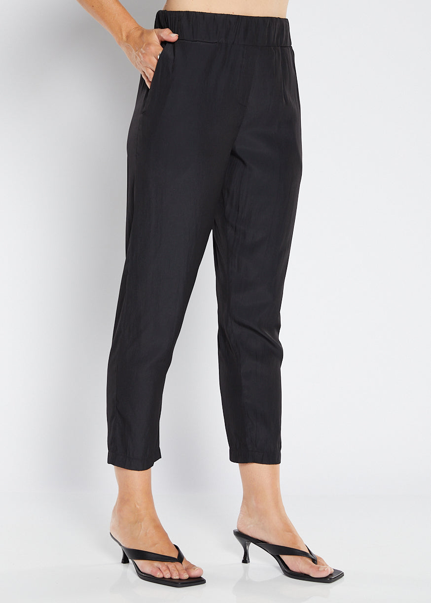 Norah Lustre Technical Tapered Pant - Black