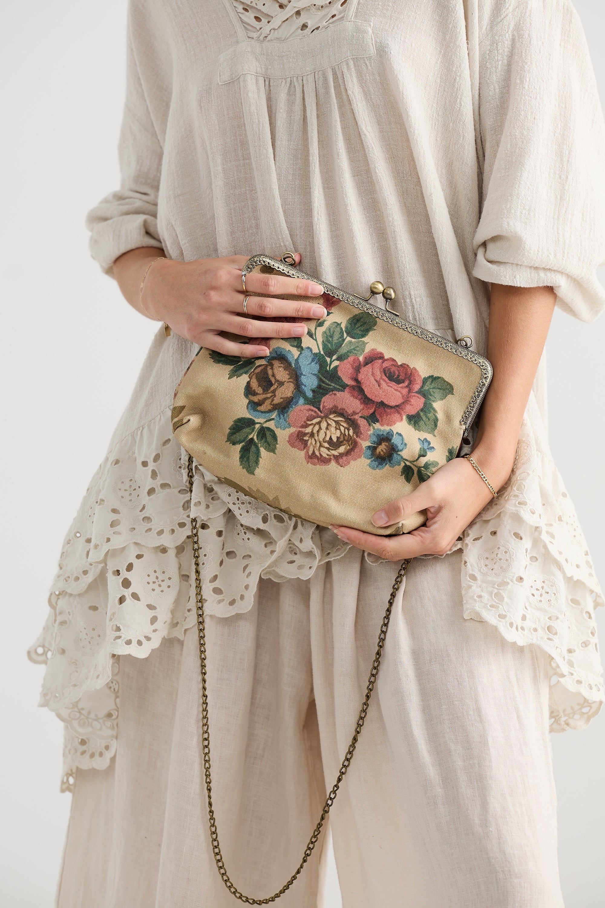 Nightingale Linen Purse