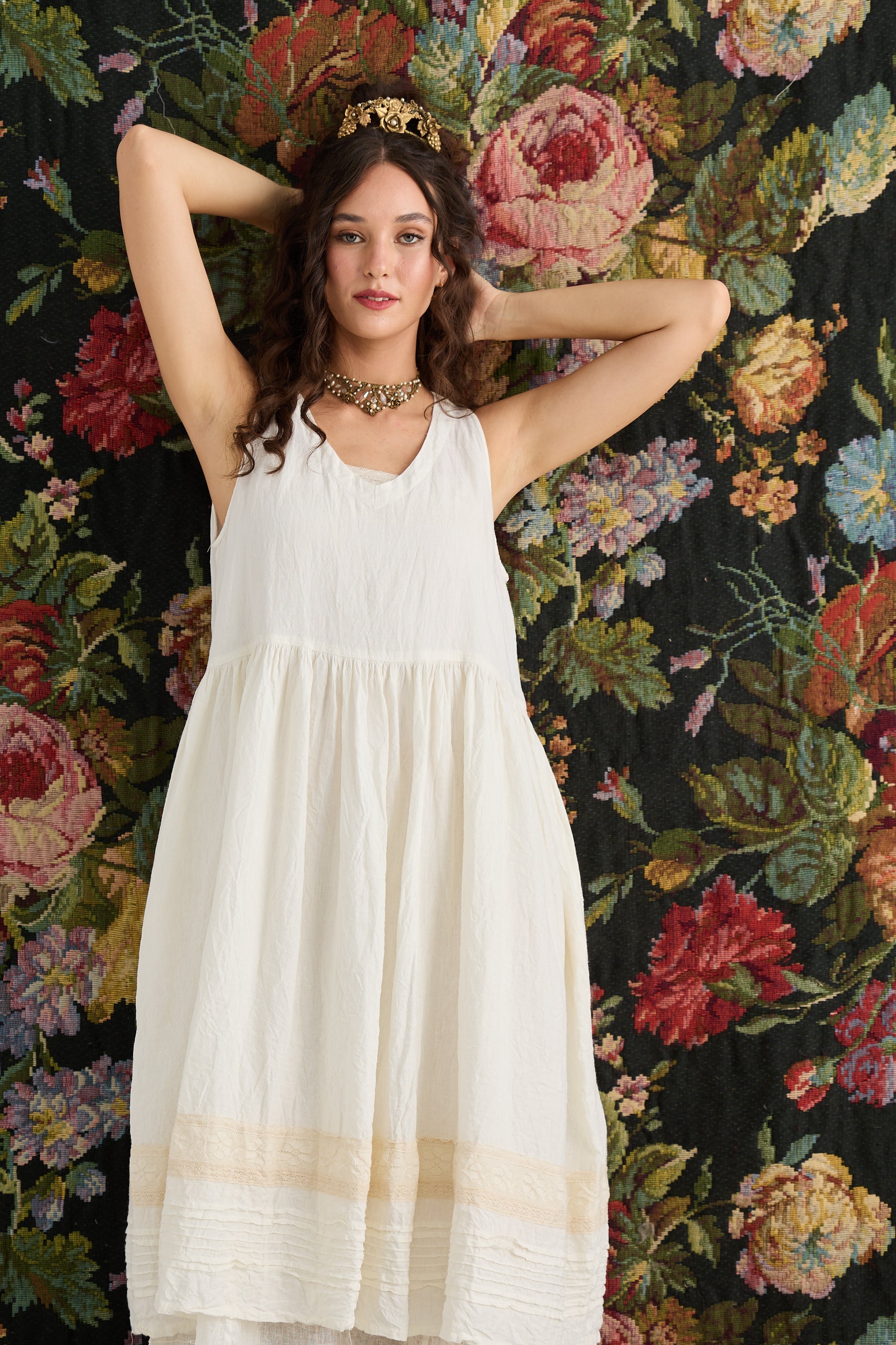 Cassandra Linen and Lace Dress - Cream Puff