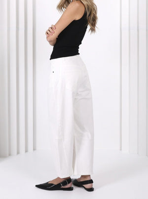 Toni Barrel Jeans - White