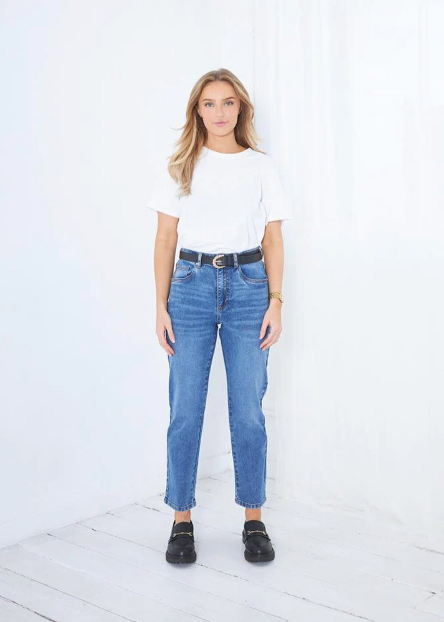 Noelle Straight Leg Jean