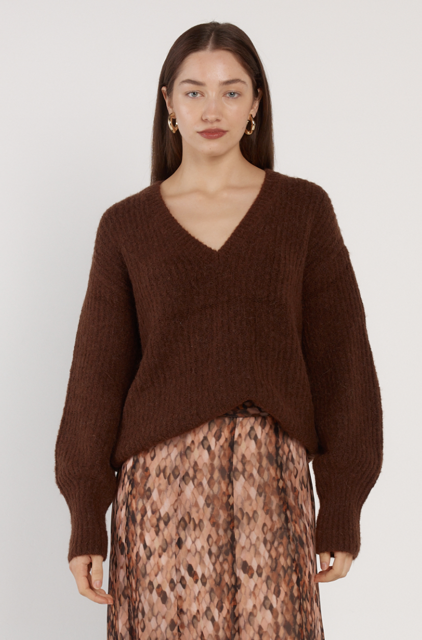 Remy V-Neck Jumper - Chocolate