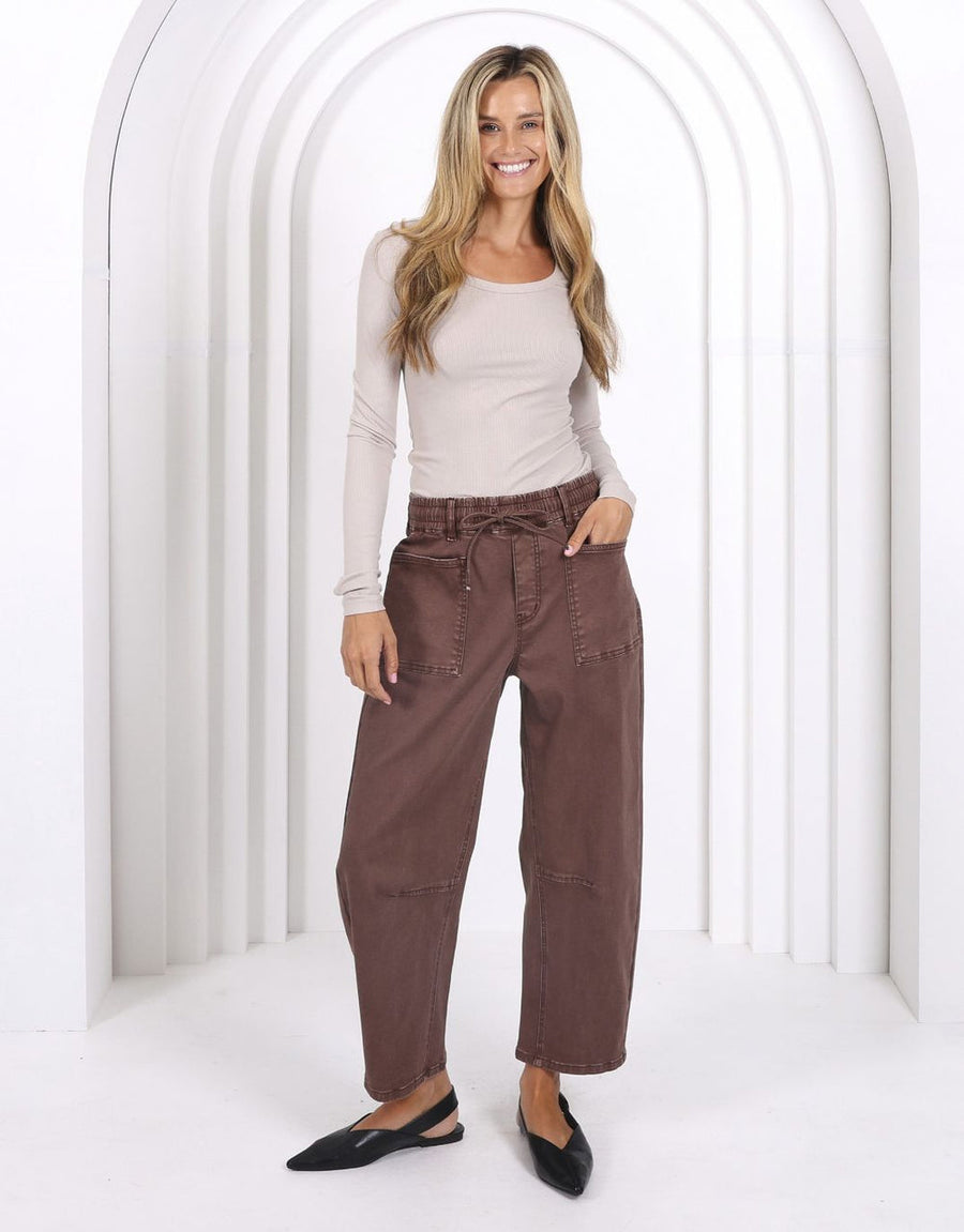 Leo Barrel Jeans - Chocolate