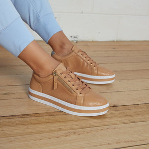 Pinny Sneaker - Camel/Gold